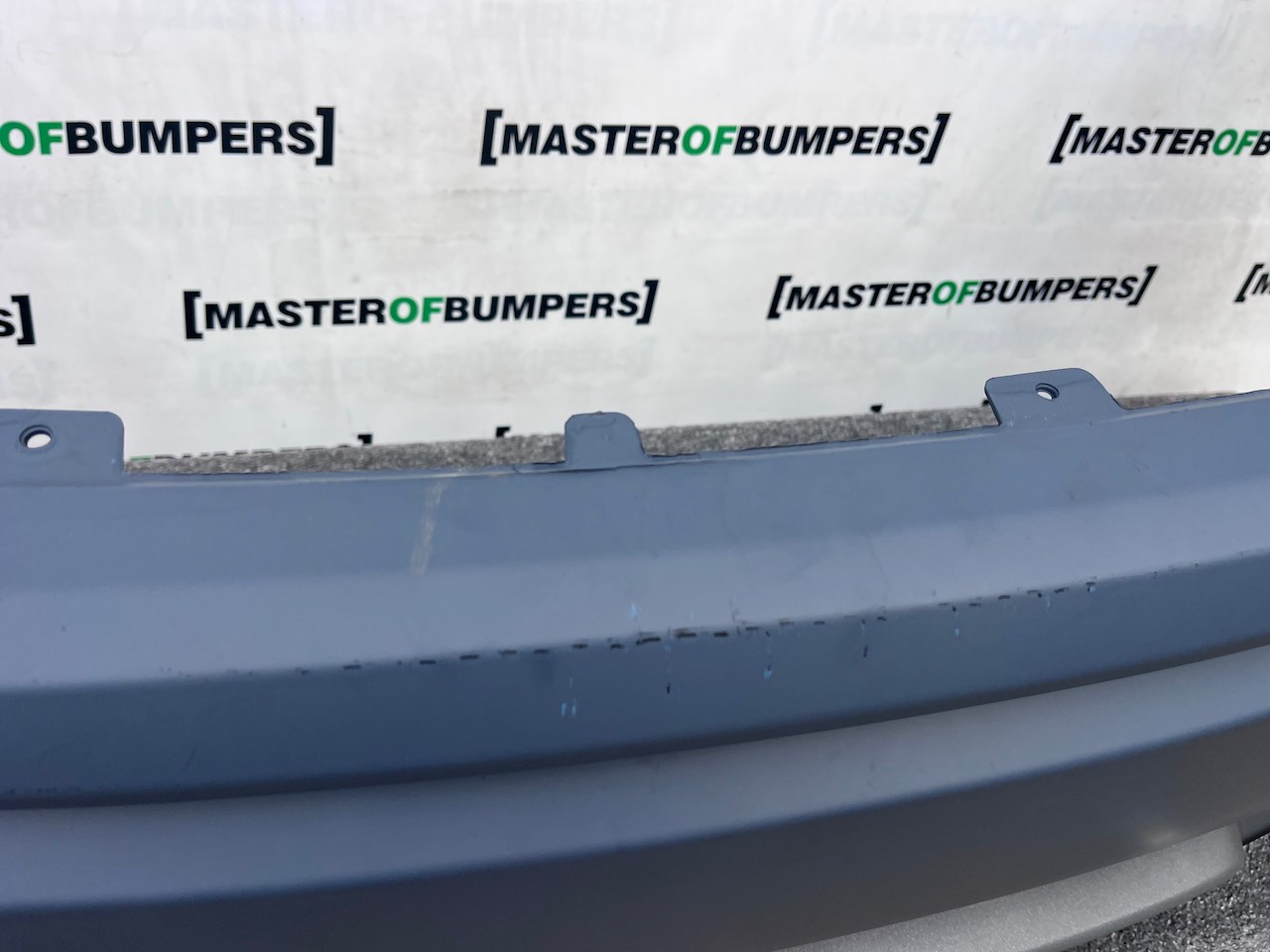 Range Rover Evoque Se Mk1 2011-2015 Front Bumper 4 Pdc No Jets Genuine [p591]
