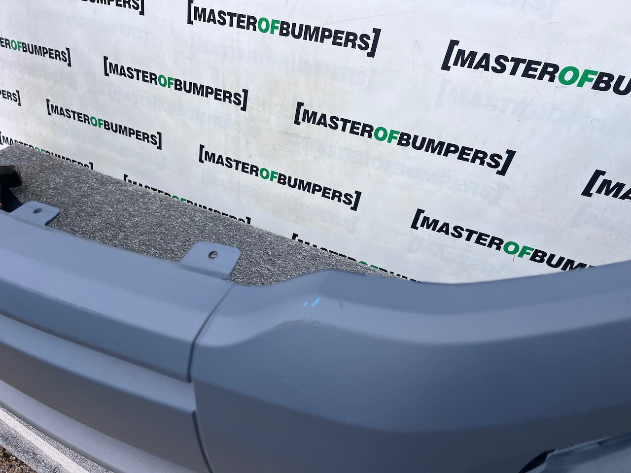 Range Rover Evoque Se Mk1 2011-2015 Front Bumper 4 Pdc No Jets Genuine [p591]