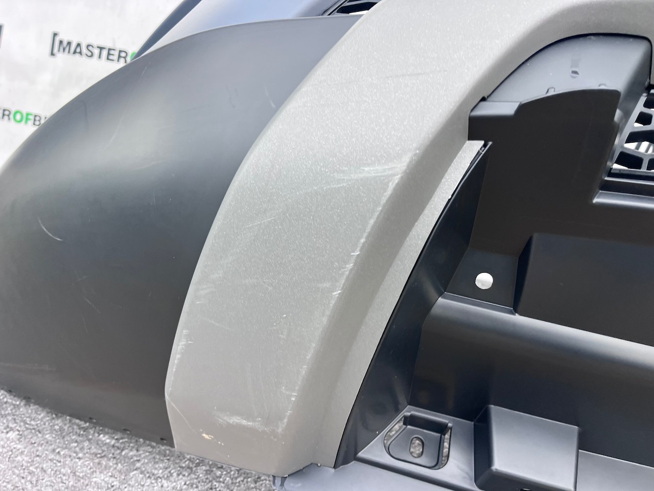 Range Rover Evoque Se Mk1 2011-2015 Front Bumper No Pdc No Jets Genuine [p593]