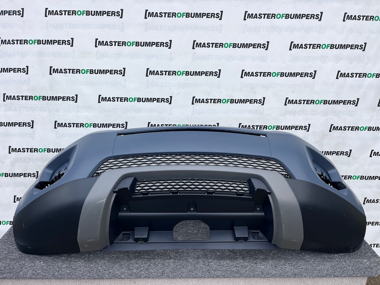 Range Rover Evoque Se Mk1 2011-2015 Front Bumper No Pdc No Jets Genuine [p593]