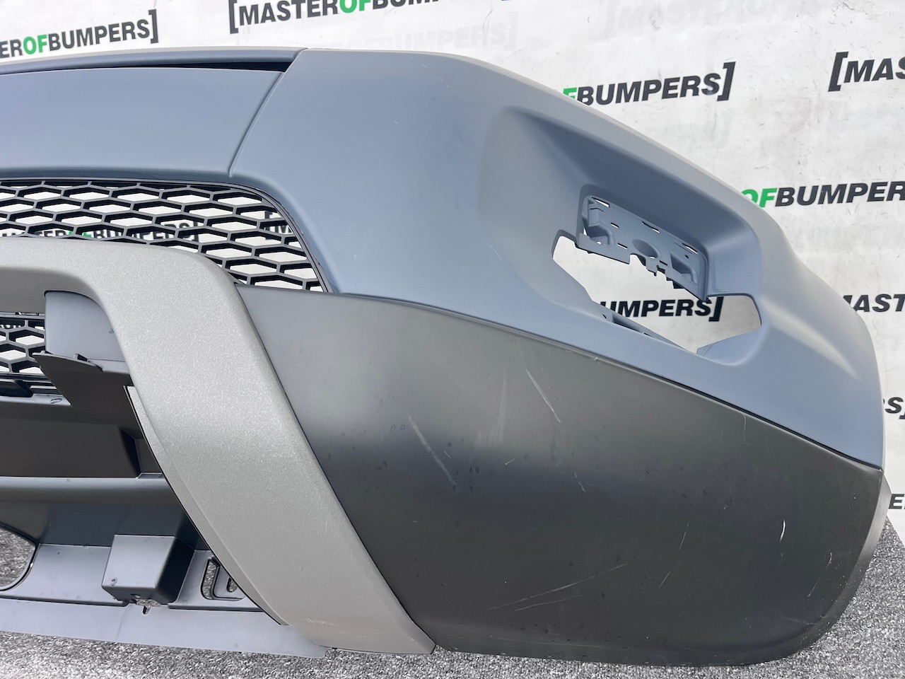 Range Rover Evoque Se Mk1 2011-2015 Front Bumper No Pdc No Jets Genuine [p594]