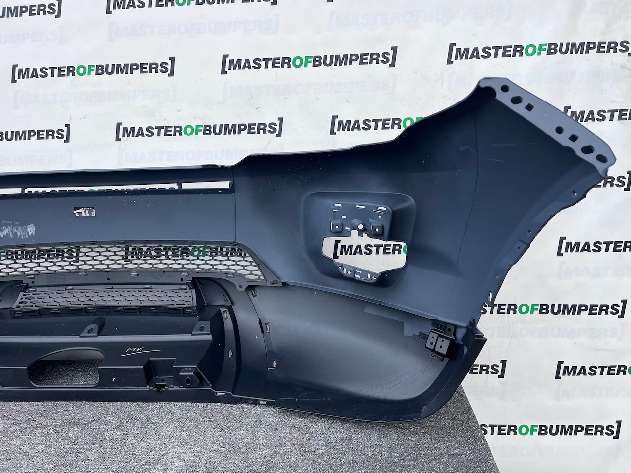 Range Rover Evoque Se Mk1 2011-2015 Front Bumper No Pdc No Jets Genuine [p594]