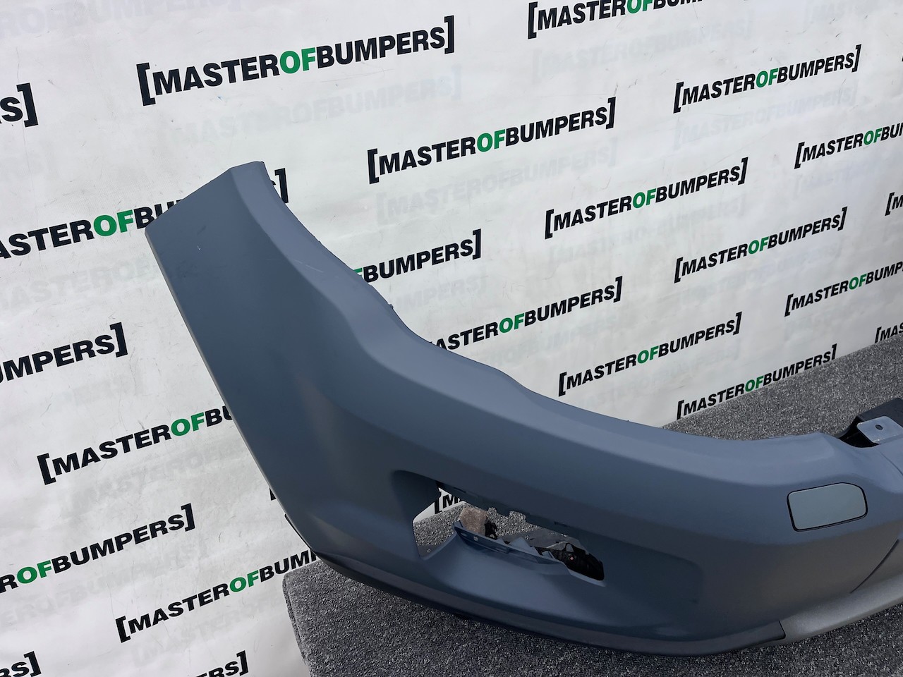 Range Rover Evoque Se Mk1 2011-2015 Front Bumper 4 Pdc +jets Genuine [p620]
