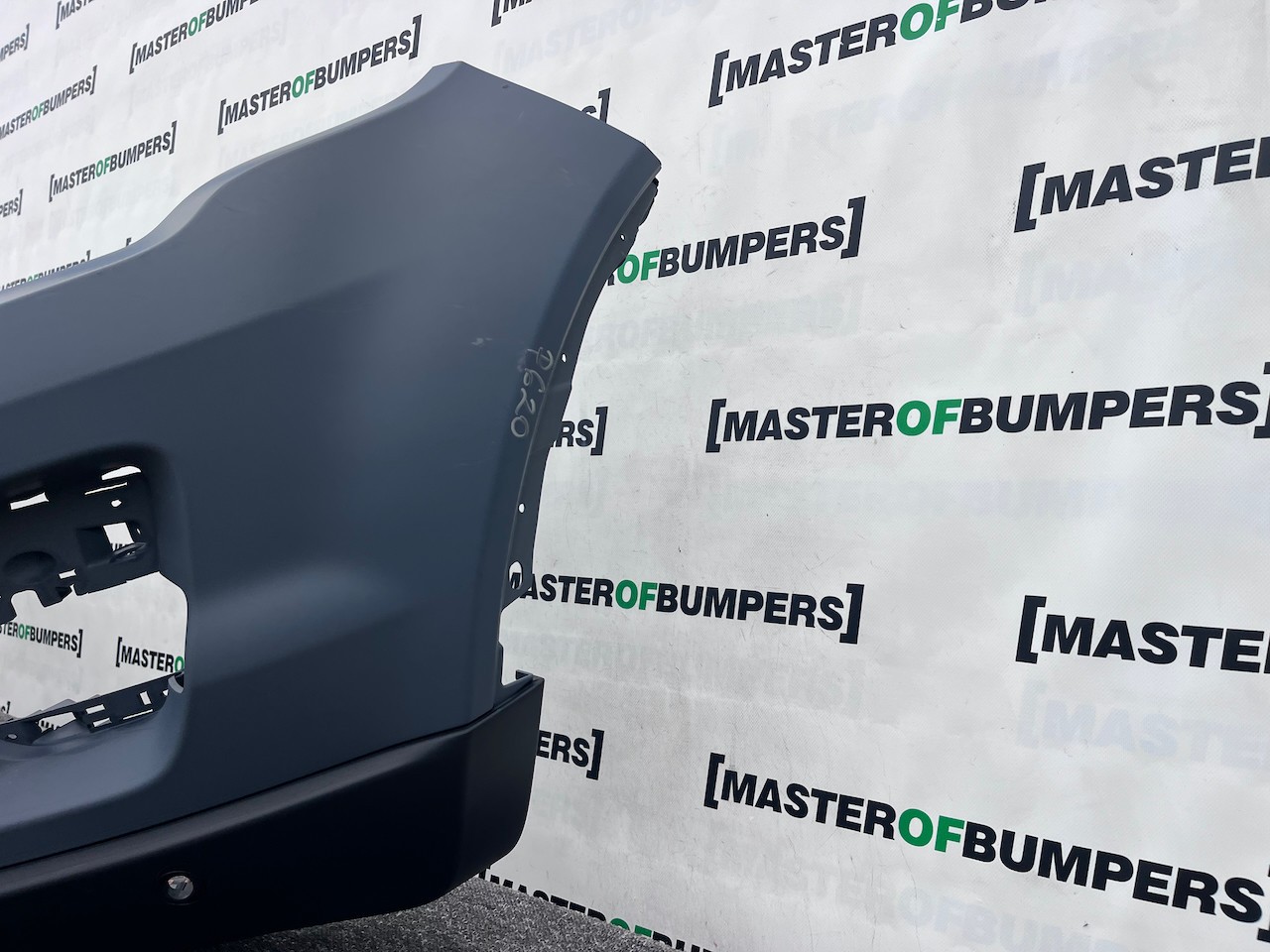 Range Rover Evoque Se Mk1 2011-2015 Front Bumper 4 Pdc +jets Genuine [p620]