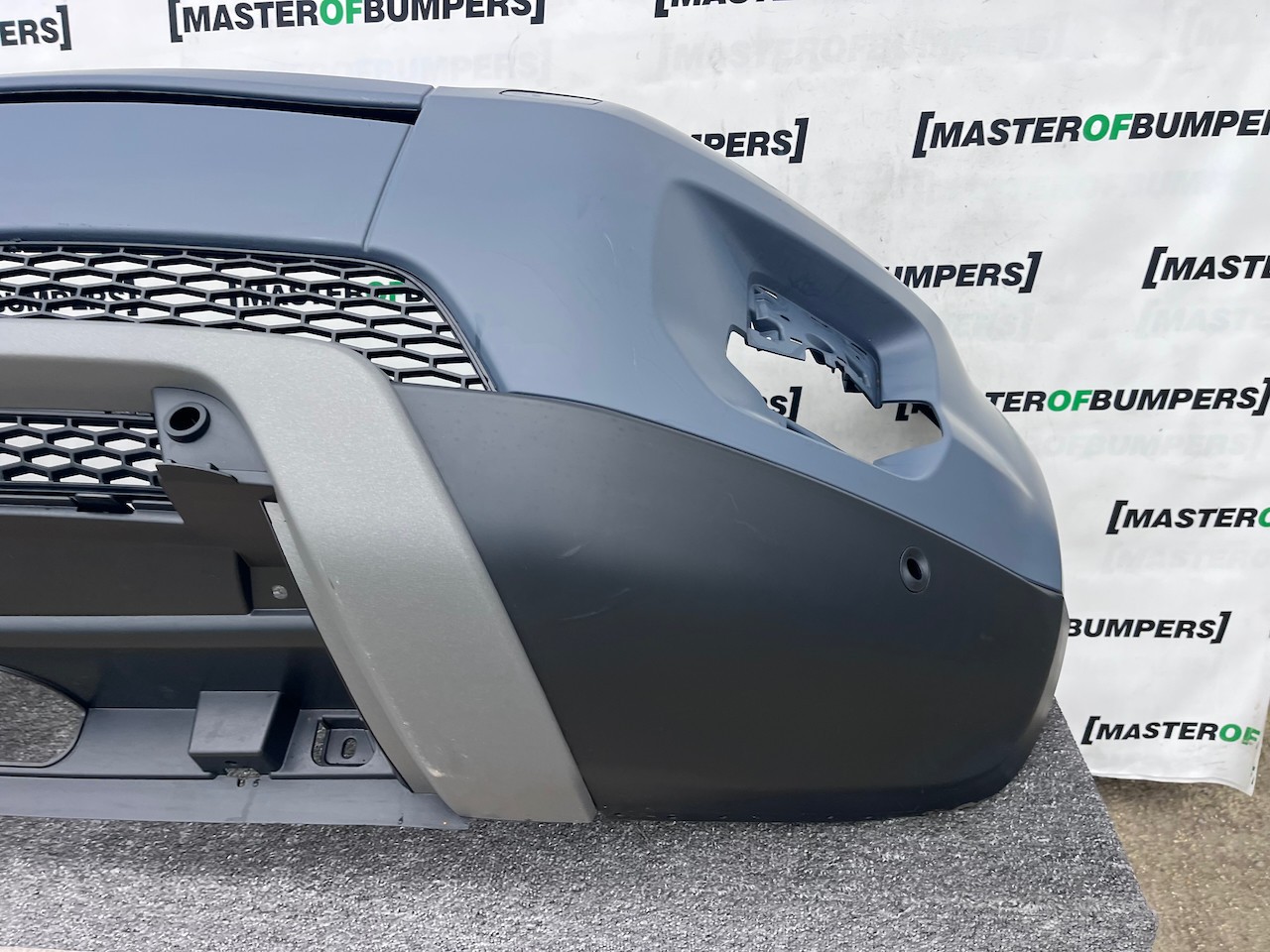 Range Rover Evoque Se Mk1 2011-2015 Front Bumper 4 Pdc +jets Genuine [p624]