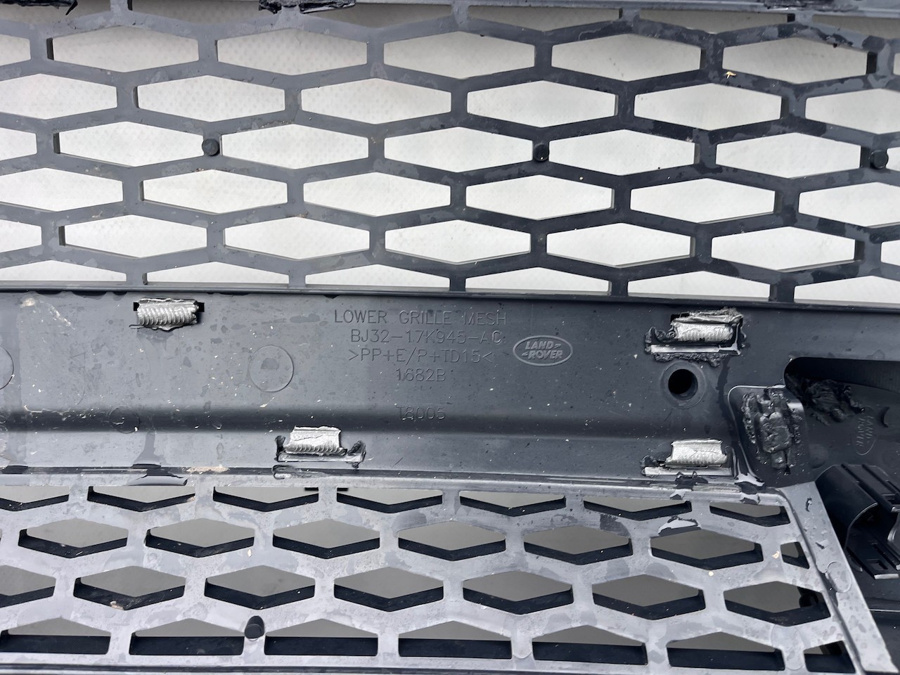 Range Rover Evoque Se Mk1 2011-2015 Front Bumper 4 Pdc +jets Genuine [p624]