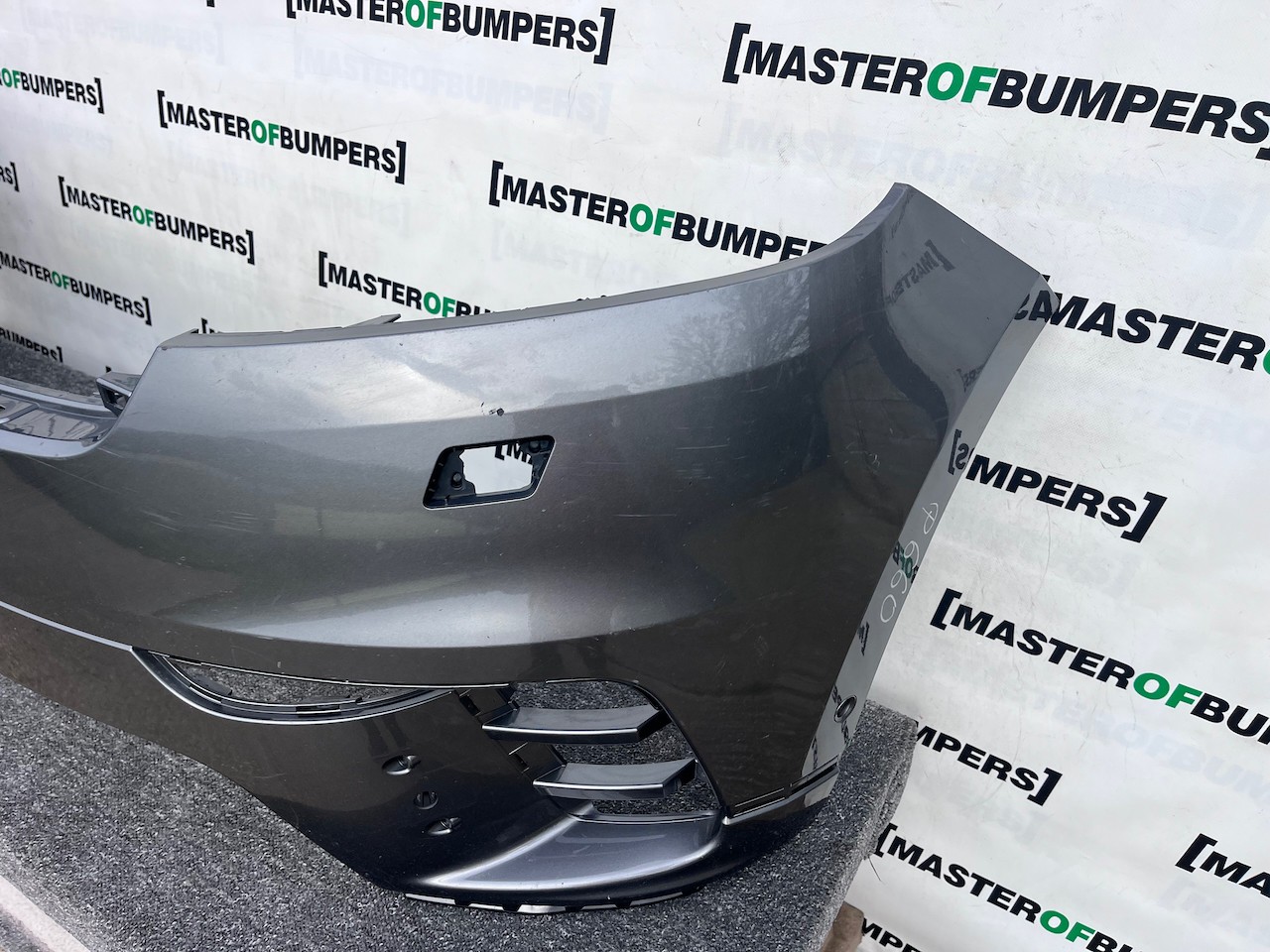 Range Rover Velar R-dynamic Hse Suv 2019-2023 Front Bumper 6 Pdc Genuine [p660]