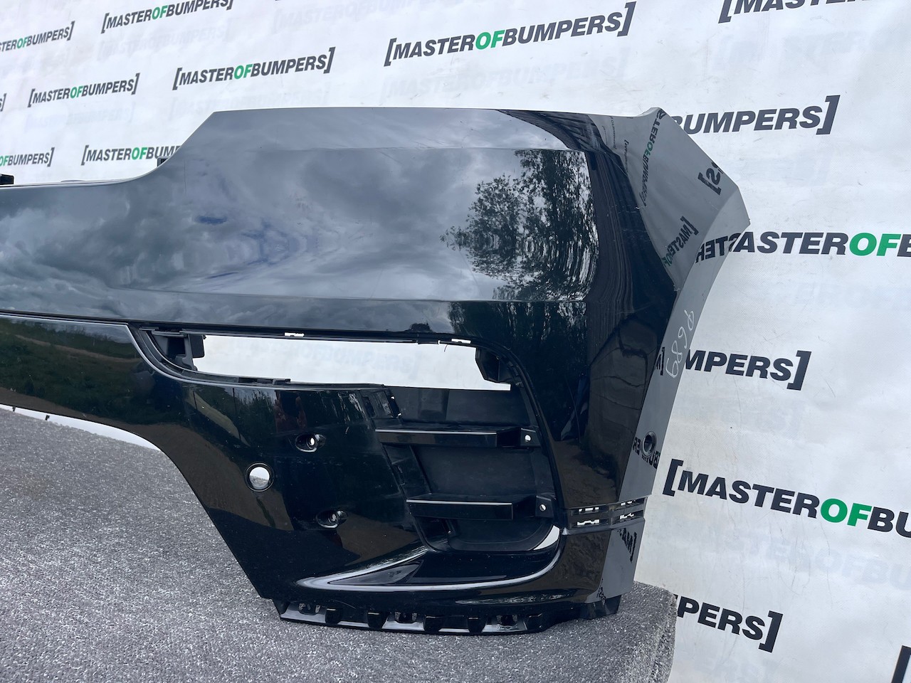 Range Rover Velar R-dynamic Hse Suv 2019-2023 Front Bumper 6 Pdc Genuine [p689]