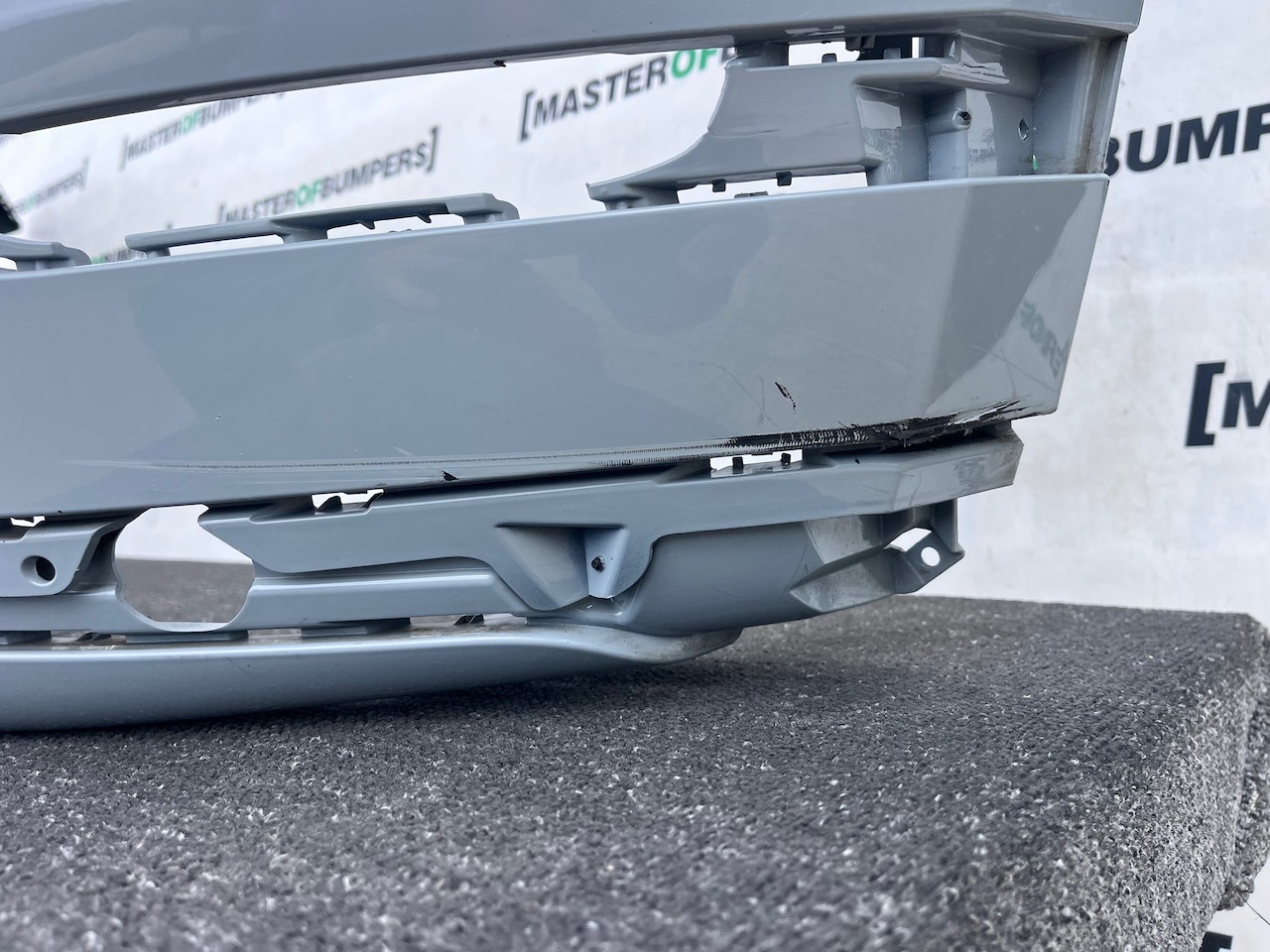 Range Rover Evoque R-dynamic Hse 2019-2023 Front Bumper 4 Pdc Genuine [p693]
