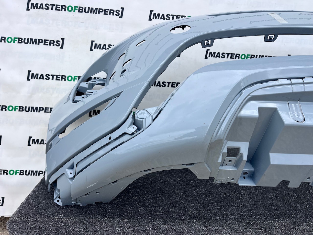 Range Rover Evoque R-dynamic Hse 2019-2023 Front Bumper 4 Pdc Genuine [p693]