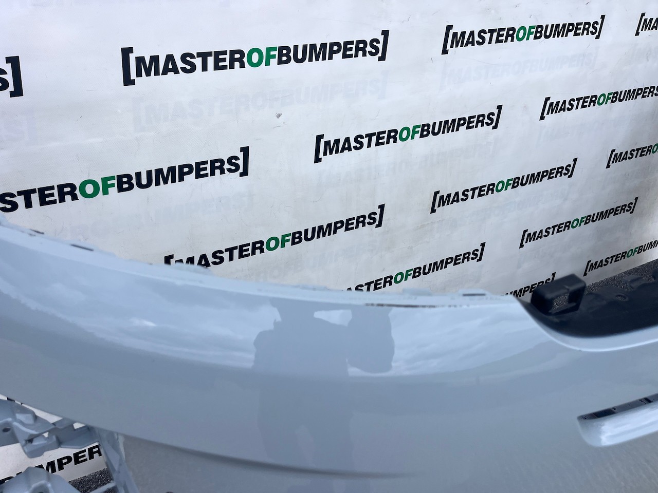 Range Rover Evoque R-dynamic Hse 2019-2023 Front Bumper 4 Pdc Genuine [p693]