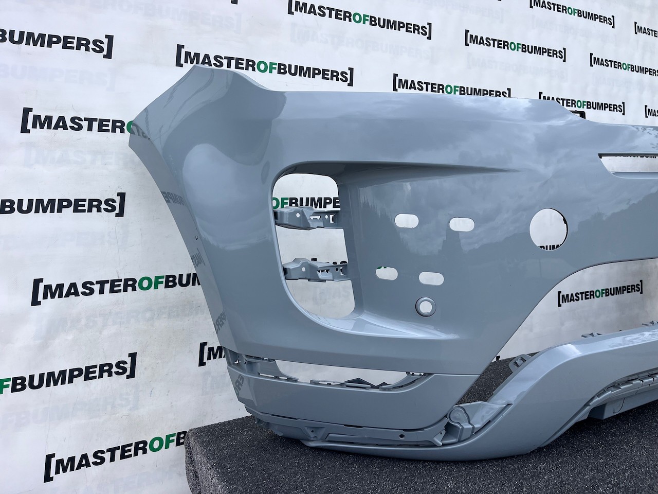 Range Rover Evoque R-dynamic Hse 2019-2023 Front Bumper 4 Pdc Genuine [p693]
