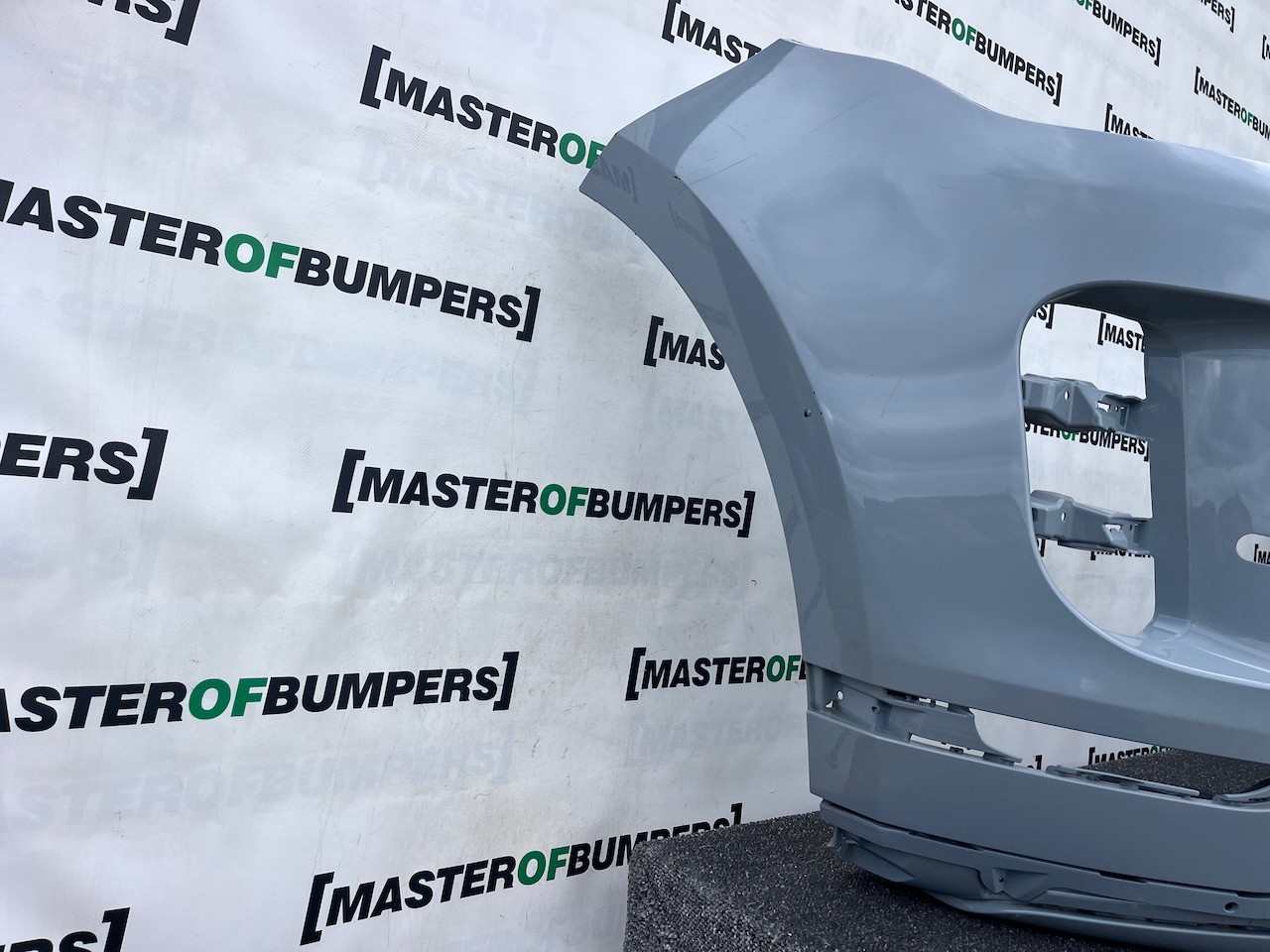 Range Rover Evoque R-dynamic Hse 2019-2023 Front Bumper 4 Pdc Genuine [p693]