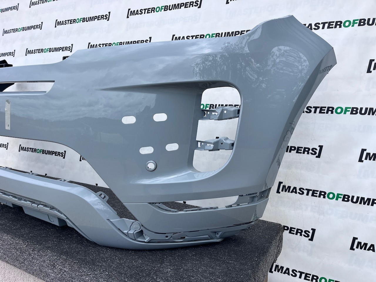 Range Rover Evoque R-dynamic Hse 2019-2023 Front Bumper 4 Pdc Genuine [p693]
