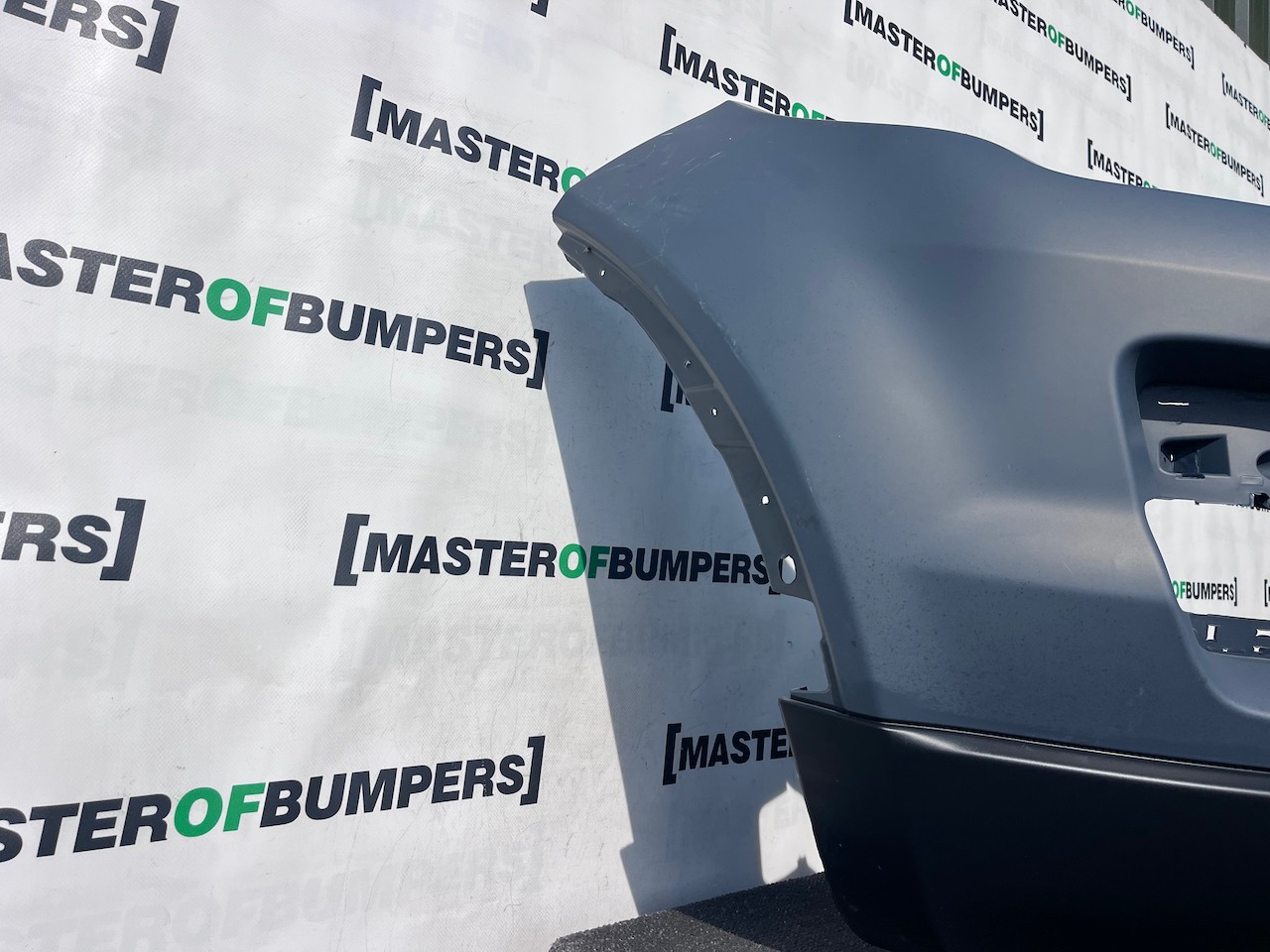Range Rover Evoque Se Mk1 2011-2015 Front Bumper No Pdc No Jets Genuine [p722]