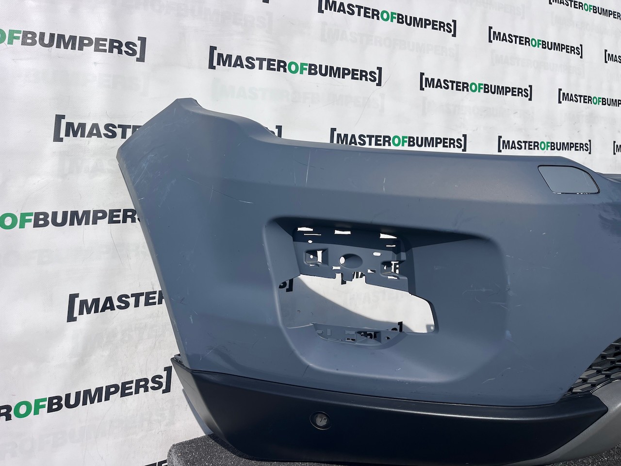 Range Rover Evoque Se Mk1 2011-2015 Front Bumper 4 Pdc + Jets Genuine [p725]