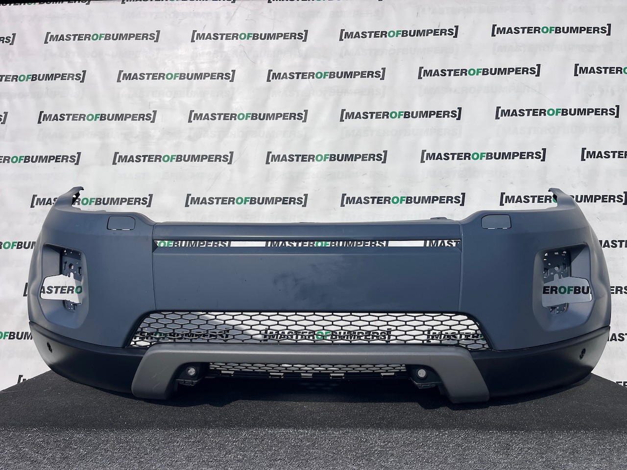 Range Rover Evoque Se Mk1 2011-2015 Front Bumper 4 Pdc + Jets Genuine [p723]