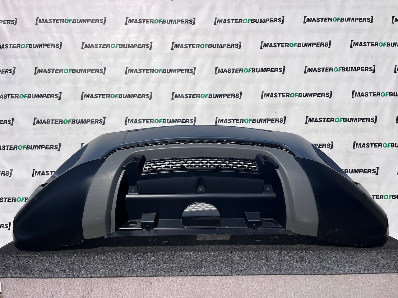 Range Rover Evoque Se Mk1 2011-2015 Front Bumper 4 Pdc + Jets Genuine [p723]