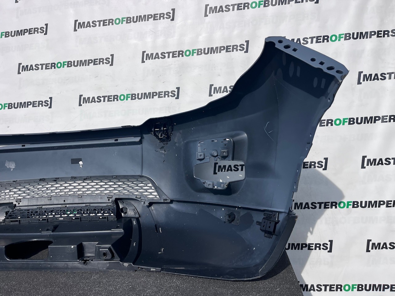 Range Rover Evoque Se Mk1 2011-2015 Front Bumper 4 Pdc + Jets Genuine [p723]
