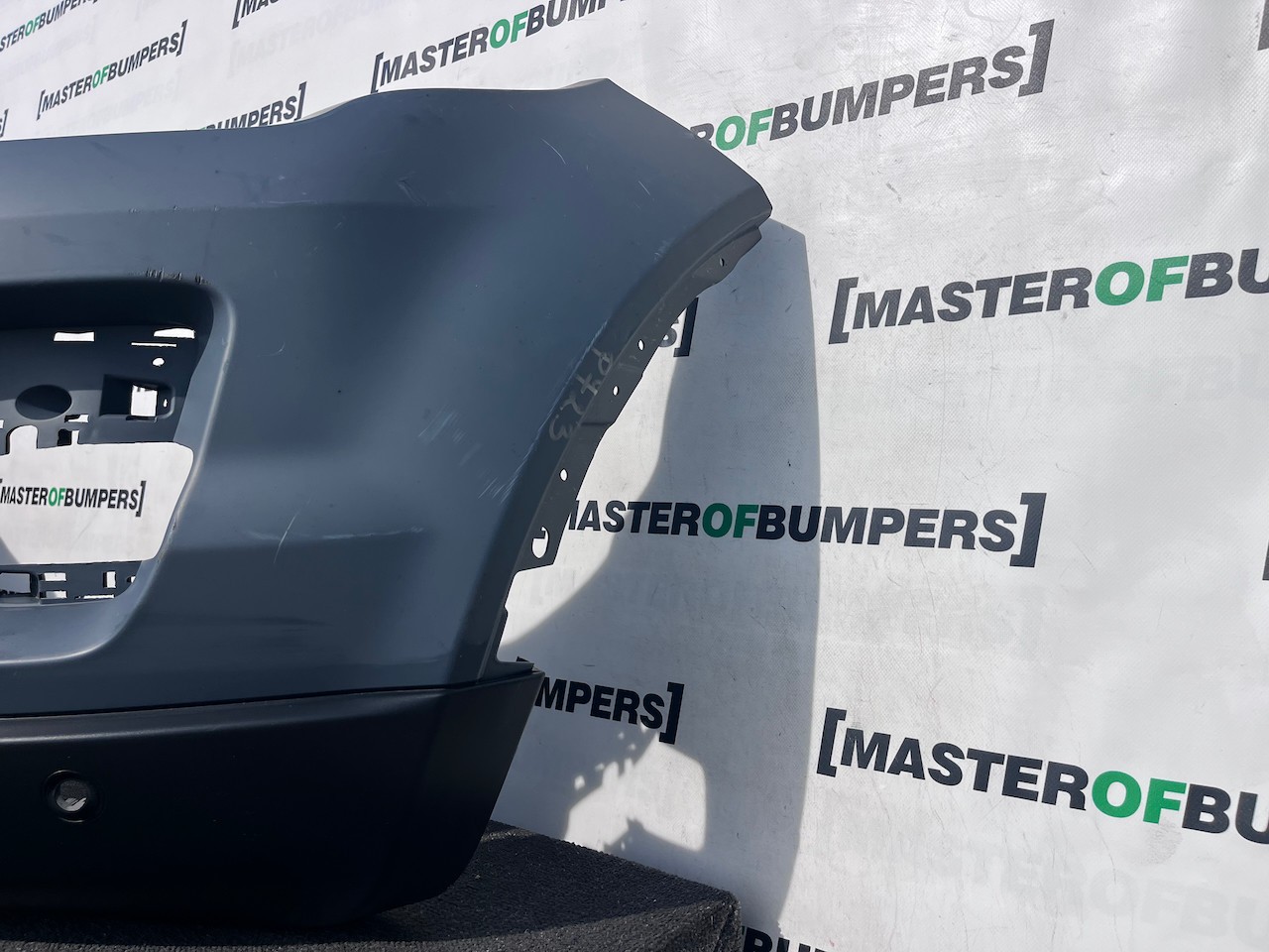 Range Rover Evoque Se Mk1 2011-2015 Front Bumper 4 Pdc + Jets Genuine [p723]