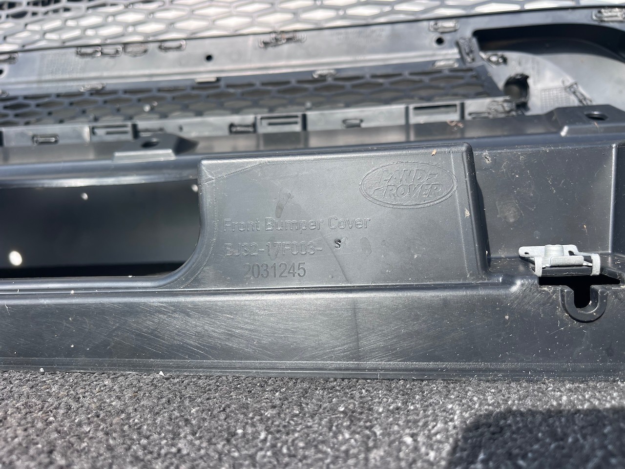 Range Rover Evoque Se Mk1 2011-2015 Front Bumper 4 Pdc + Jets Genuine [p718]