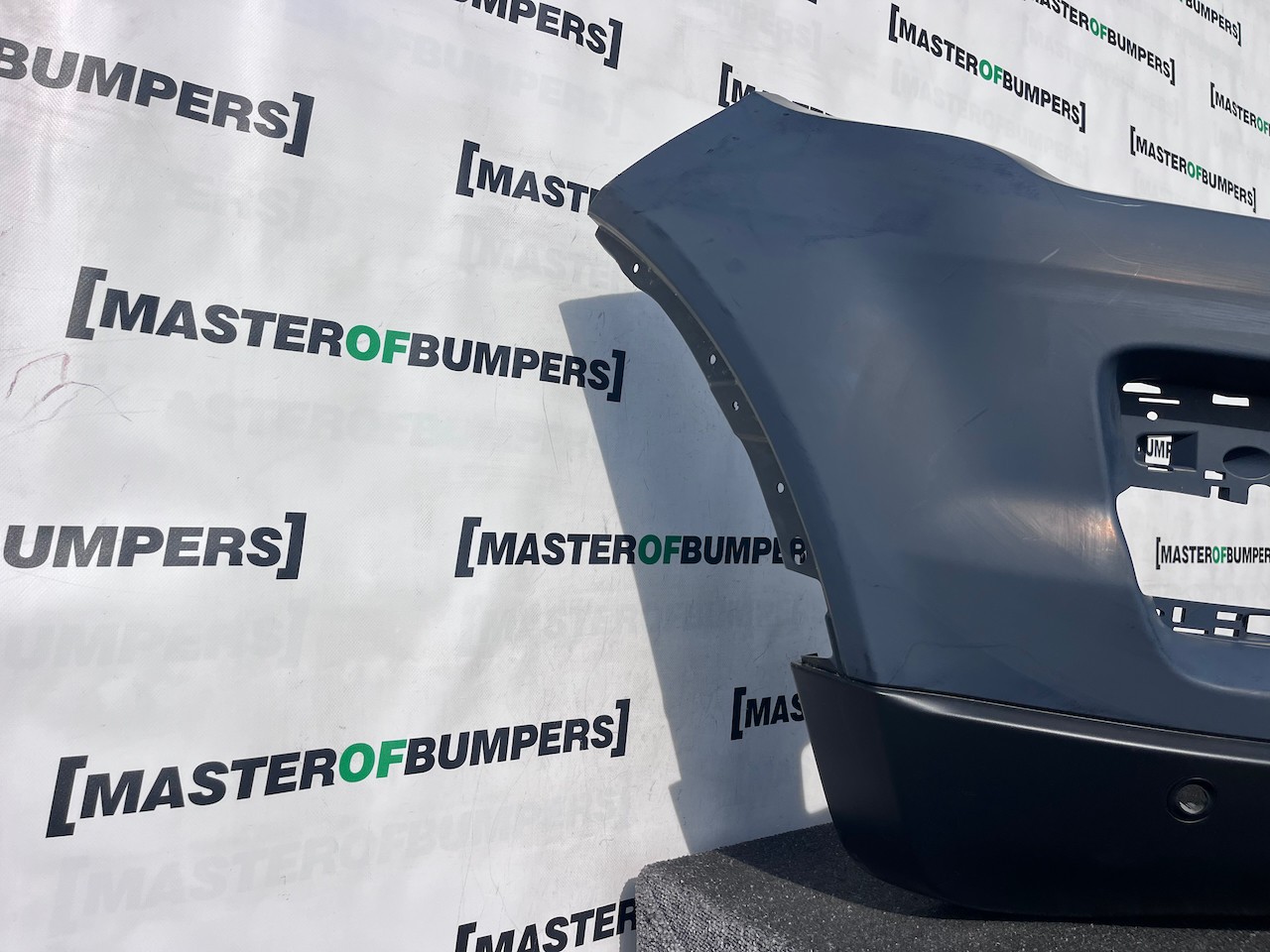 Range Rover Evoque Se Mk1 2011-2015 Front Bumper 4 Pdc + Jets Genuine [p718]