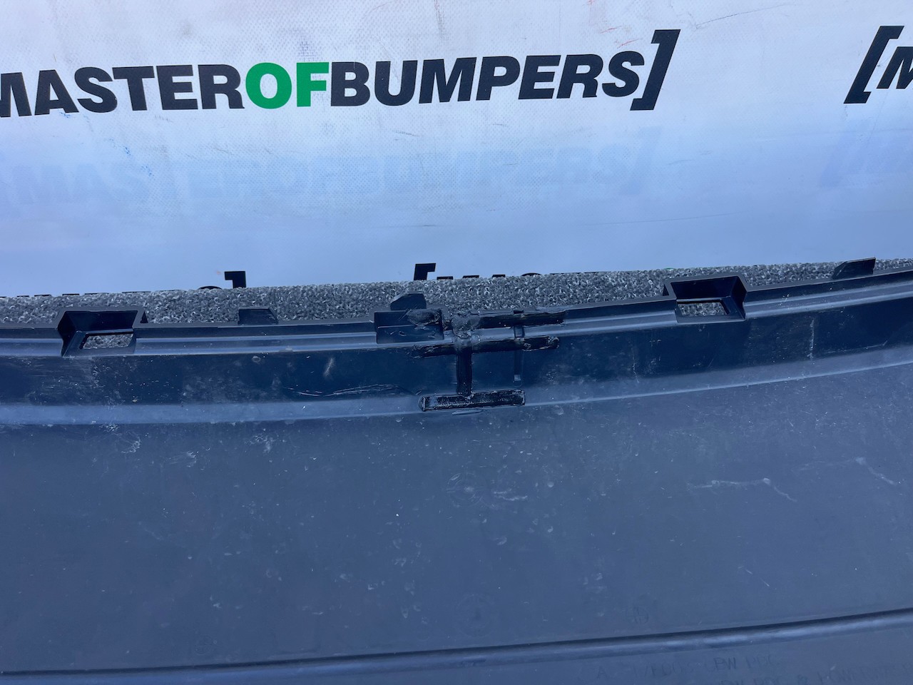 Range Rover Velar R Dynamic Hse 2019-2023 Front Bumper 4 Pdc Genuine [p728]
