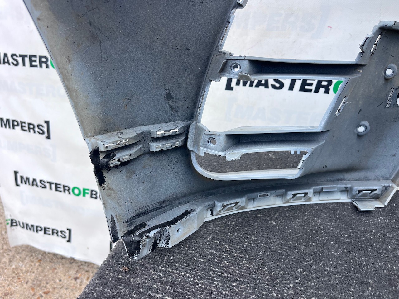 Range Rover Velar R-dynamic Hse Suv 2019-2023 Front Bumper 4 Pdc Genuine [p767]
