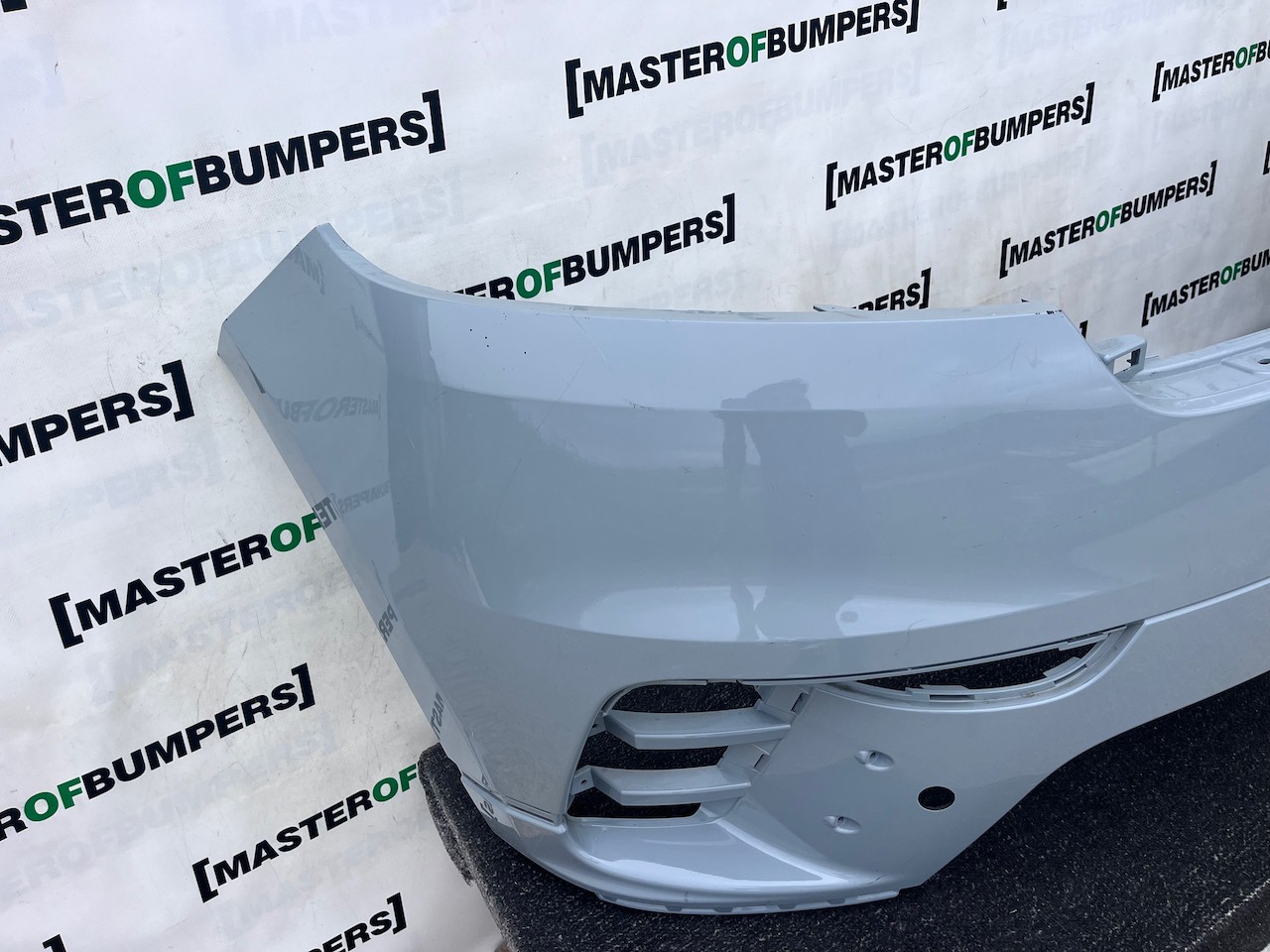 Range Rover Velar R-dynamic Hse Suv 2019-2023 Front Bumper 4 Pdc Genuine [p767]