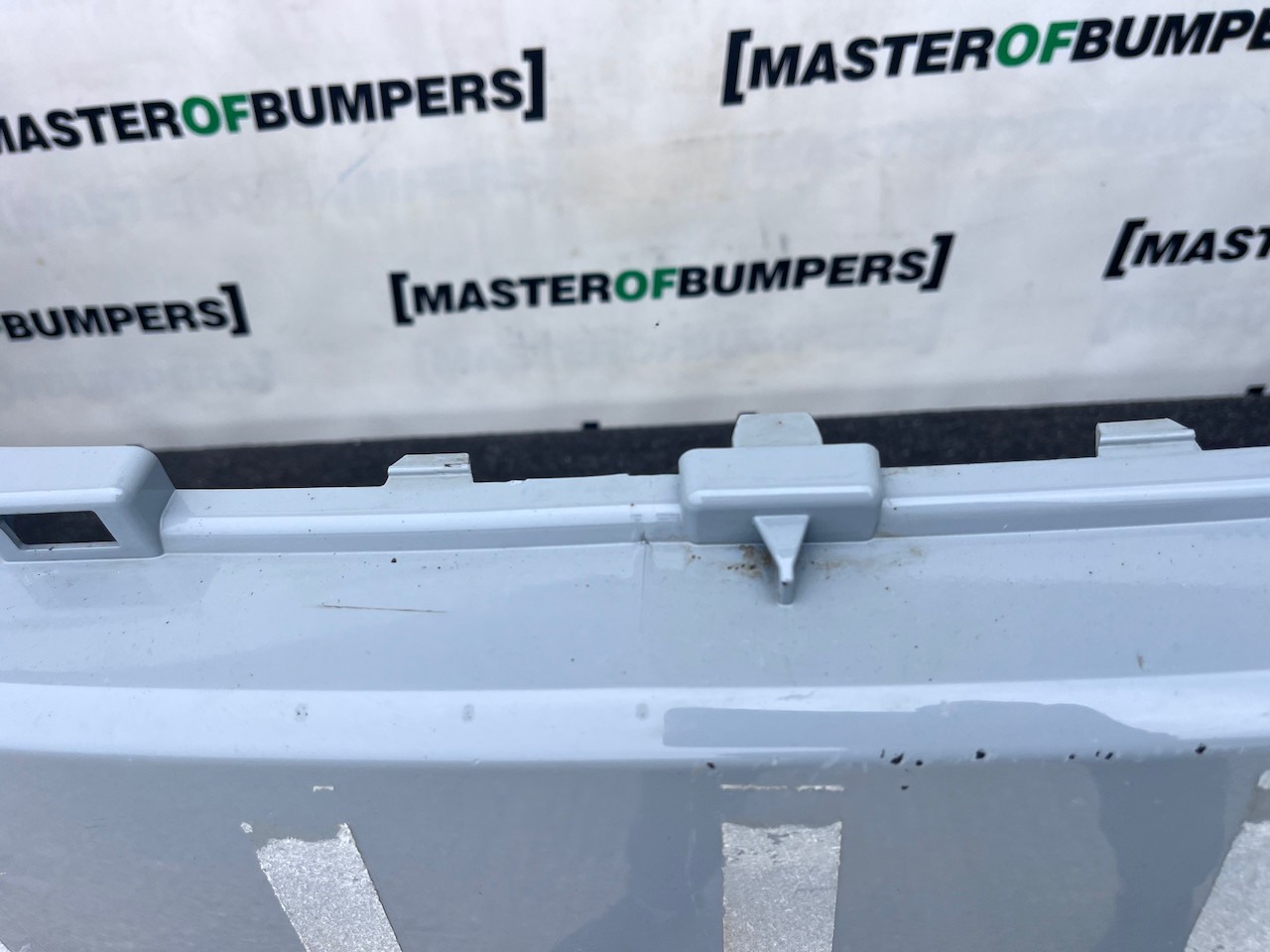 Range Rover Velar R-dynamic Hse Suv 2019-2023 Front Bumper 4 Pdc Genuine [p767]