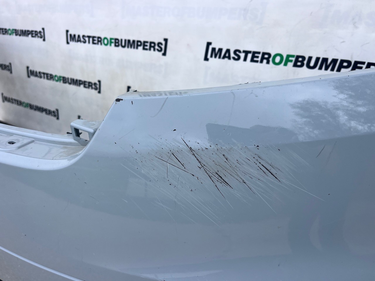 Range Rover Velar R-dynamic Hse Suv 2019-2023 Front Bumper 4 Pdc Genuine [p767]