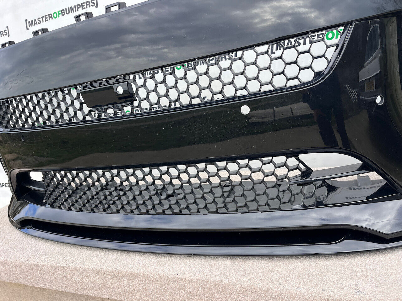 Land Rover Range Rover Sport Svr 2024-on Front Bumper 6 Pdc Genuine [p382]