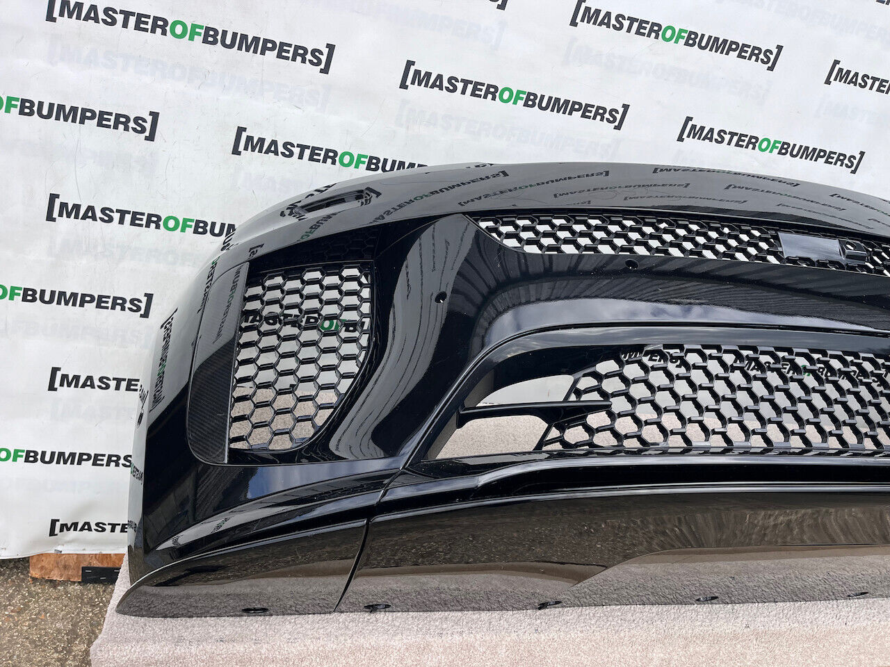 Land Rover Range Rover Sport Svr 2024-on Front Bumper 6 Pdc Genuine [p382]