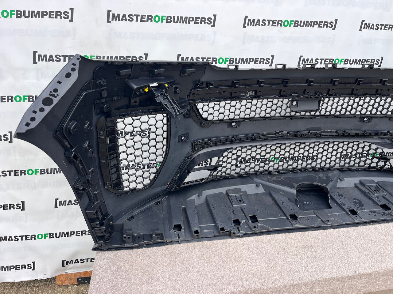 Land Rover Range Rover Sport Svr 2024-on Front Bumper 6 Pdc Genuine [p382]