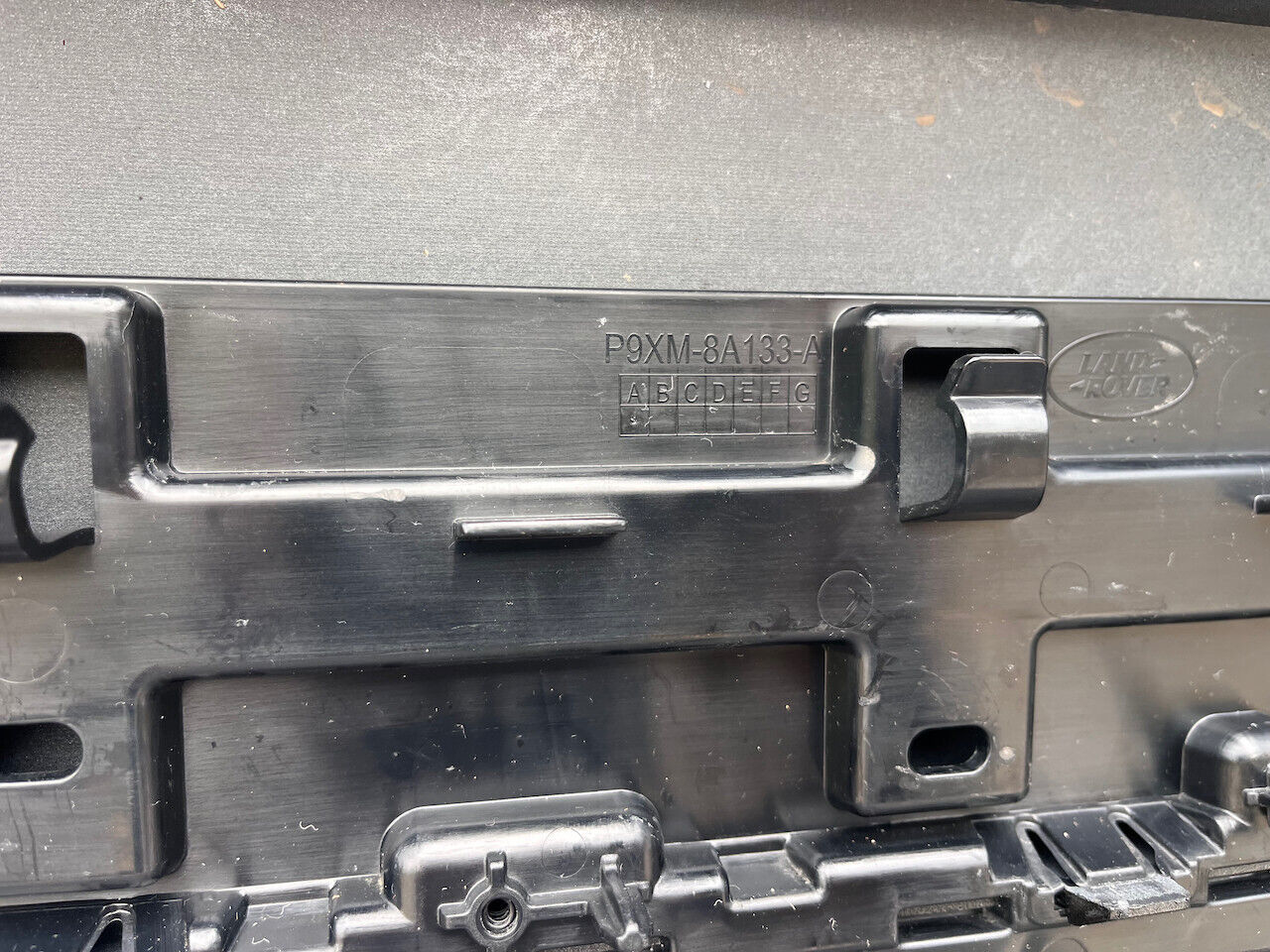 Land Rover Range Rover Sport Svr 2024-on Front Bumper 6 Pdc Genuine [p382]