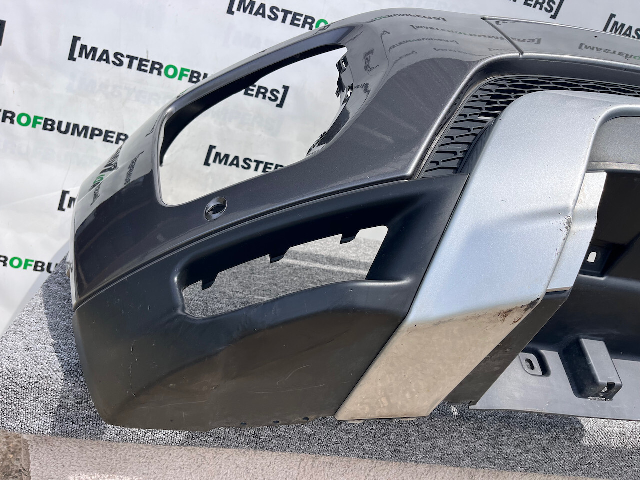 Range Rover Evoque Dynamic Hse Lift 2015-2018 Front Bumper 4 Pdc Genuine [p450]