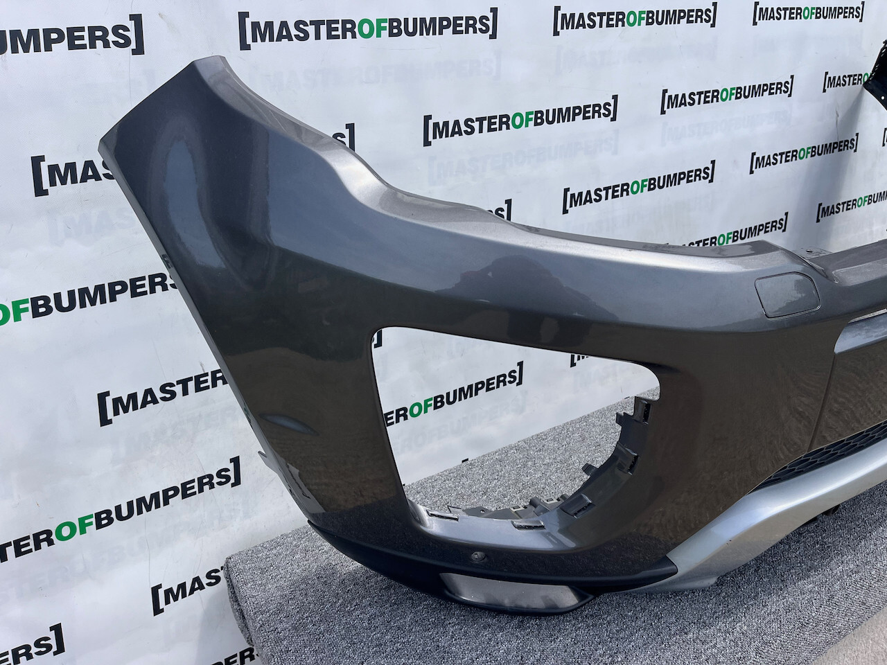 Range Rover Evoque Dynamic Hse Lift 2015-2018 Front Bumper 4 Pdc Genuine [p450]