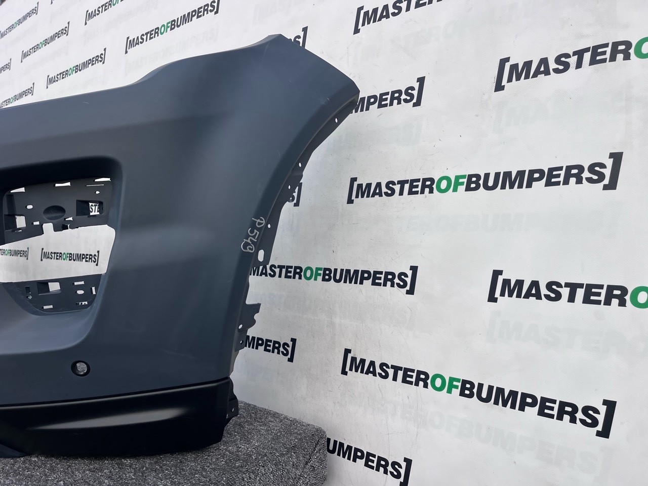 Range Rover Evoque Dynamic Mk1 2011-2015 Front Bumper 4 Pdc+jets Genuine [p549]