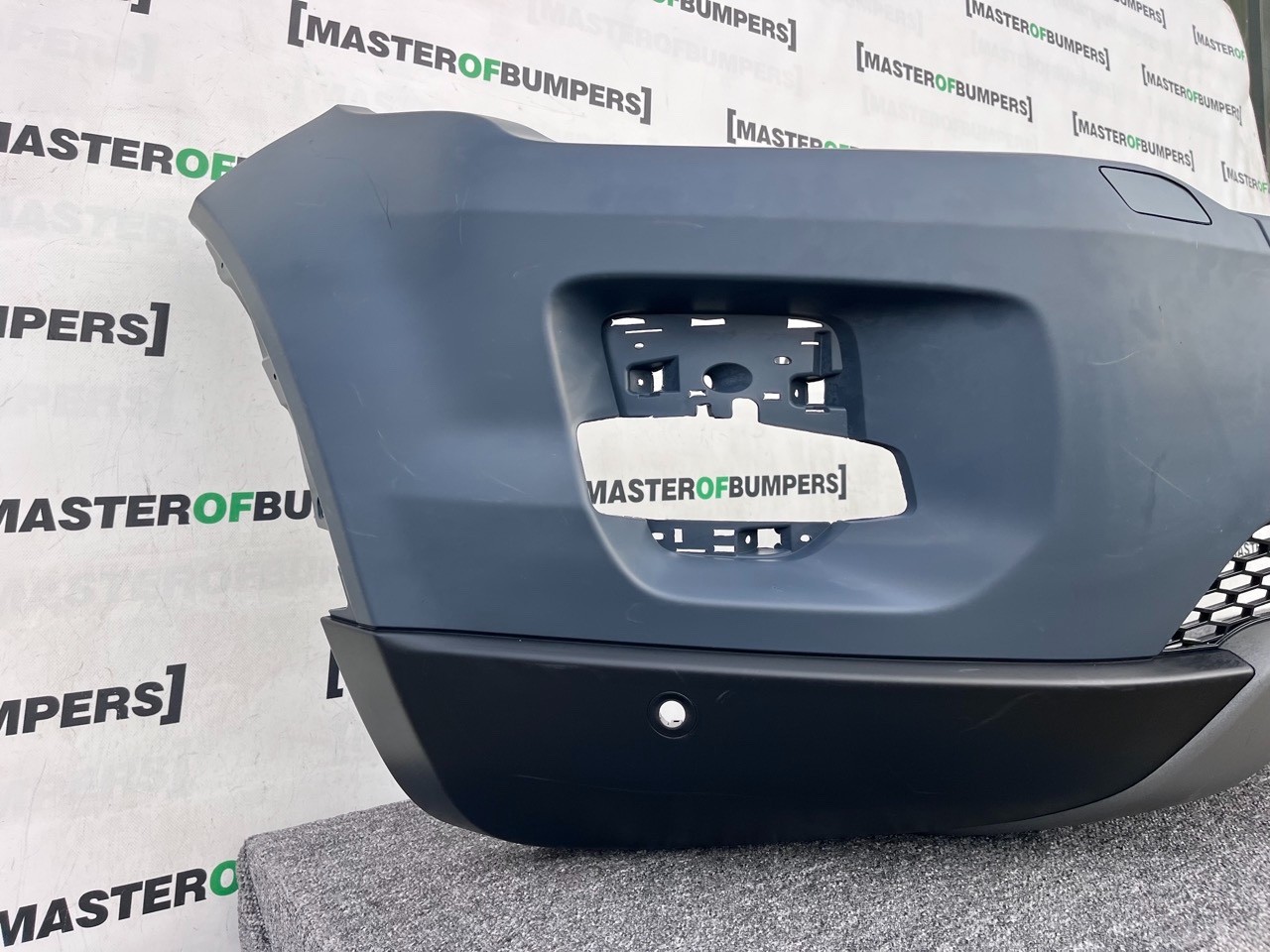 Range Rover Evoque Se Mk1 2011-2015 Front Bumper 4 Pdc+jets Genuine [p547]