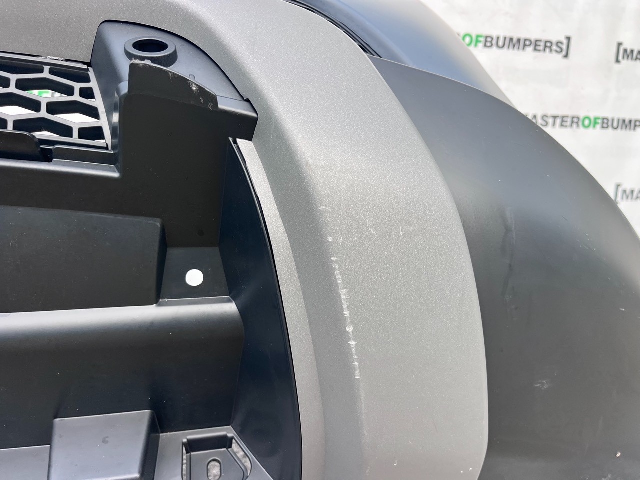 Range Rover Evoque Se Mk1 2011-2015 Front Bumper 4 Pdc+jets Genuine [p551]