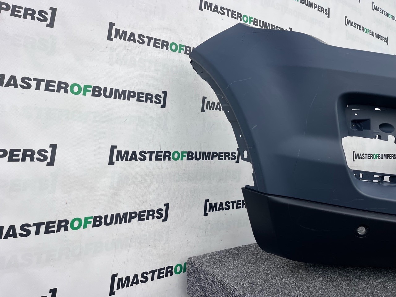Range Rover Evoque Se Mk1 2011-2015 Front Bumper 4 Pdc+jets Genuine [p551]
