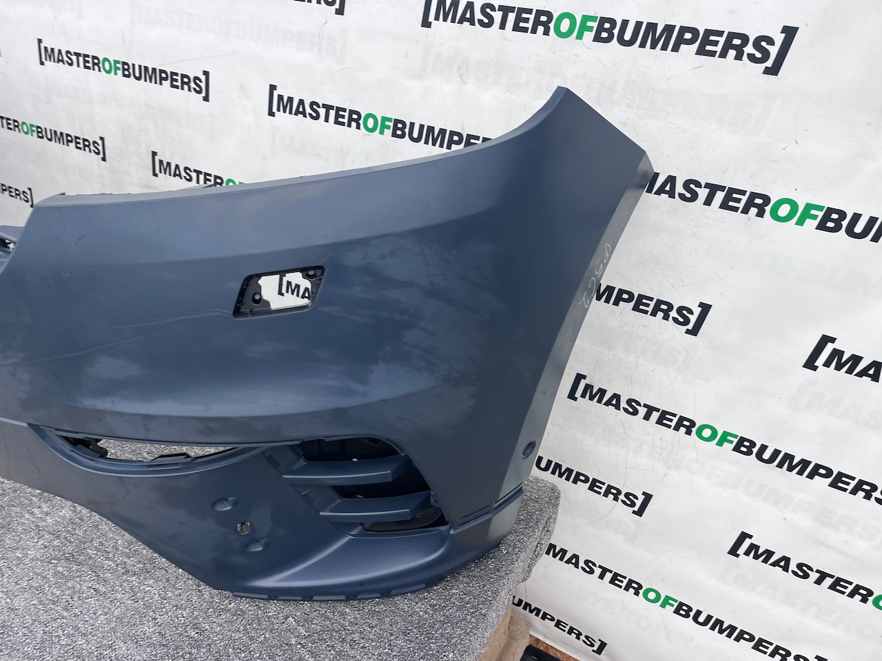 Range Rover Velar R Dynamic Hse 2019-2023 Front Bumper 6 Pdc Jets Genuine [p562]
