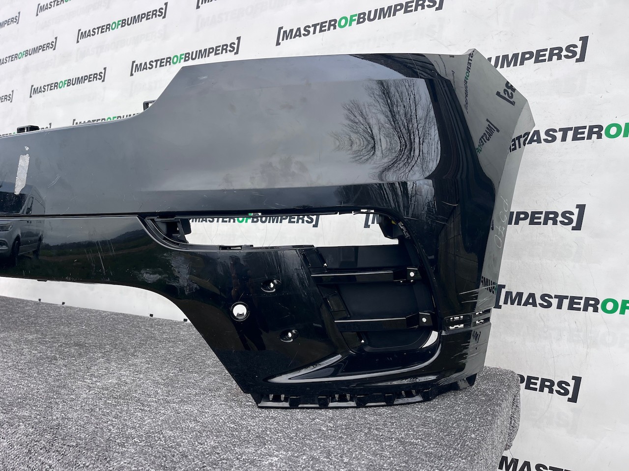 Range Rover Velar R Dynamic Hse 2019-2023 Front Bumper 4 Pdc Genuine [p570]
