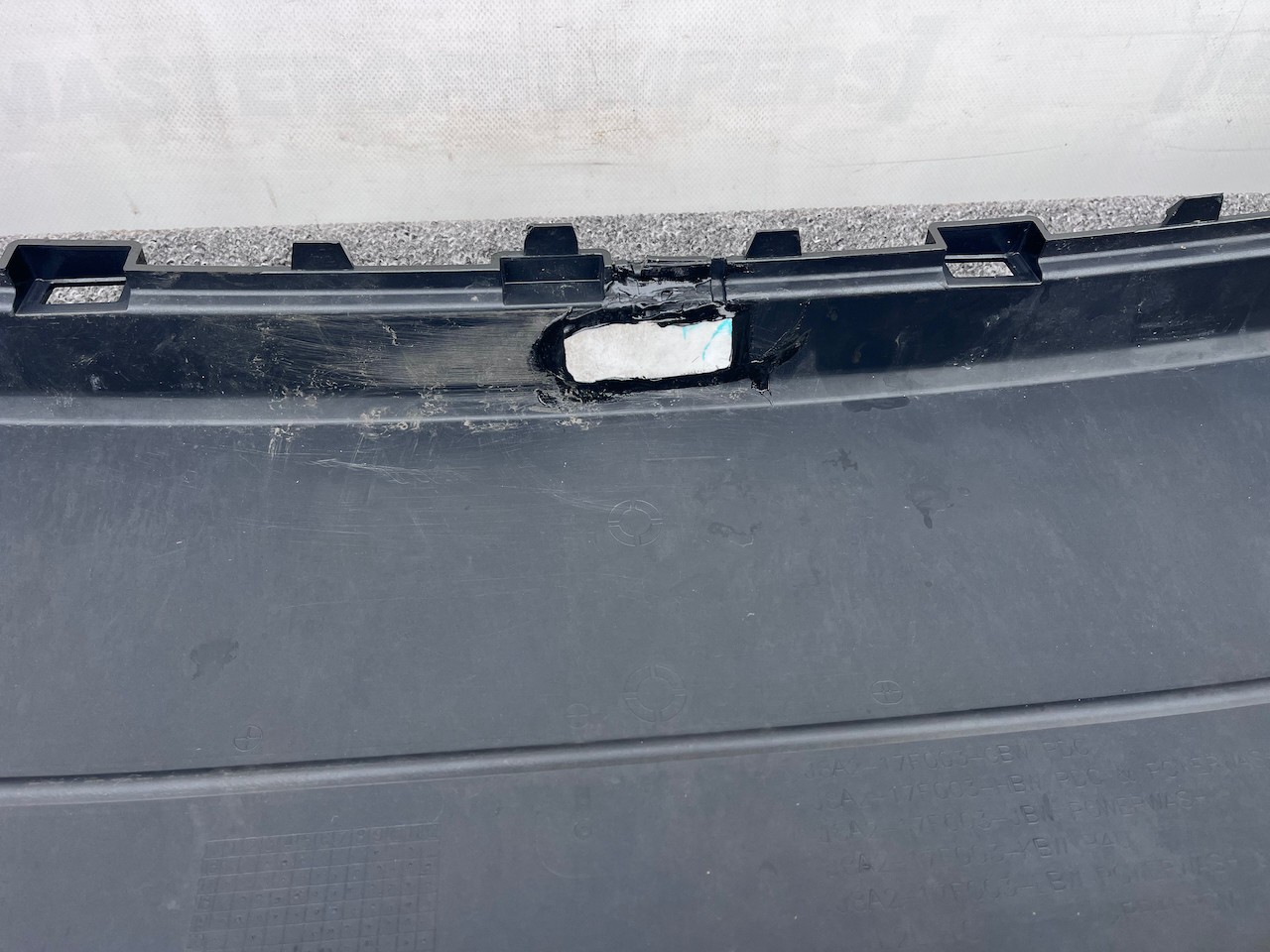 Range Rover Velar Dynamic Hse Suv 2019-2023 Front Bumper 4 Pdc Genuine [p573]