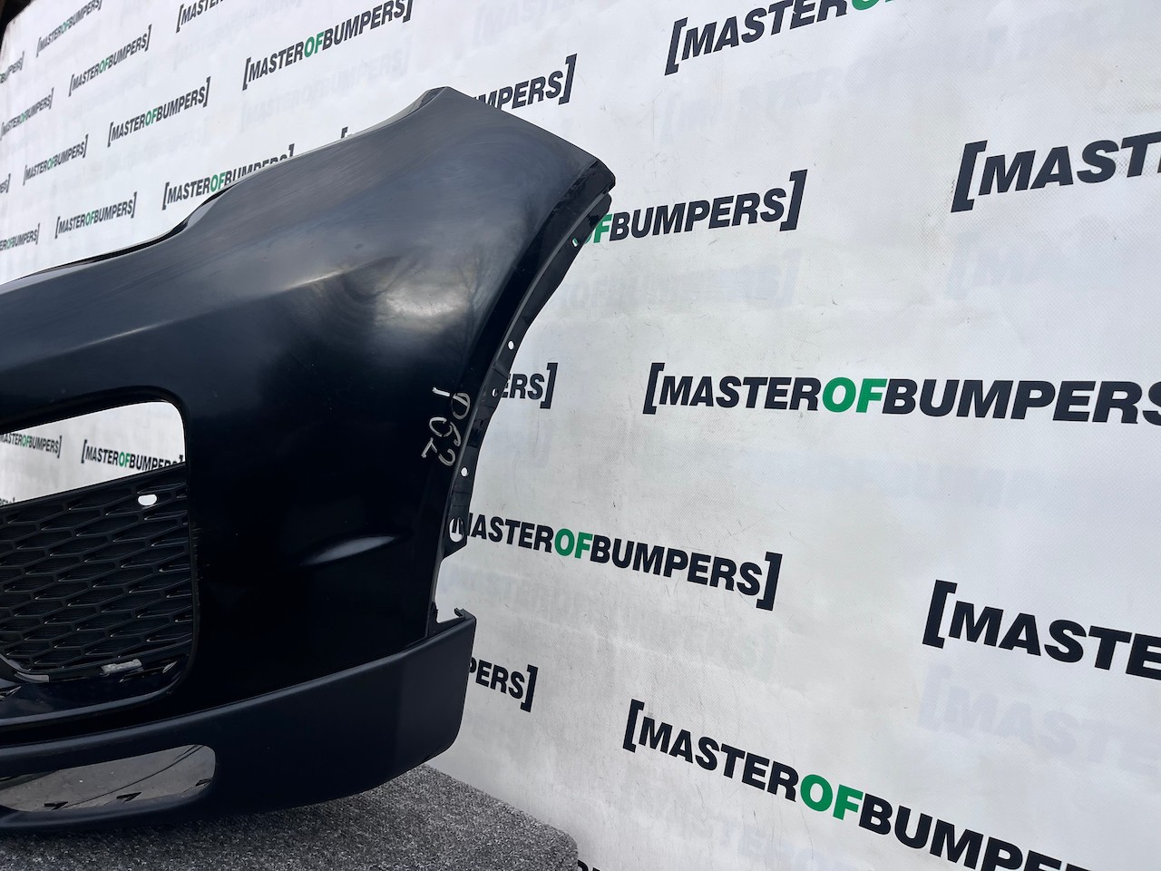 Range Rover Evoque Se Hse Lift 2015-2018 Front Bumper 4 Pdc + Jets Genuine [p62]