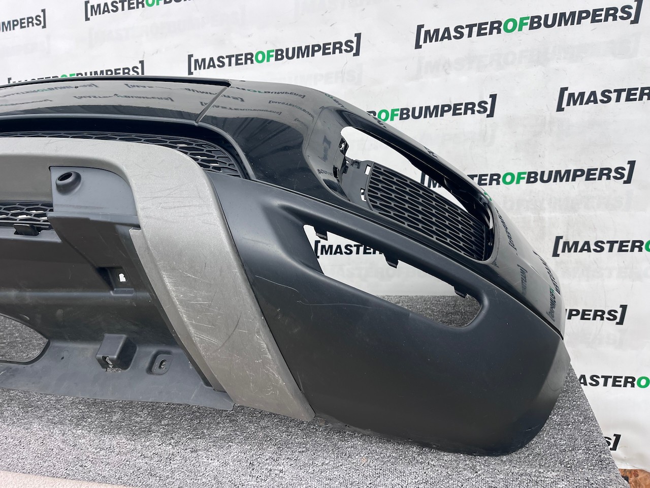 Range Rover Evoque Se Hse Lift 2015-2018 Front Bumper 4 Pdc + Jets Genuine [p62]