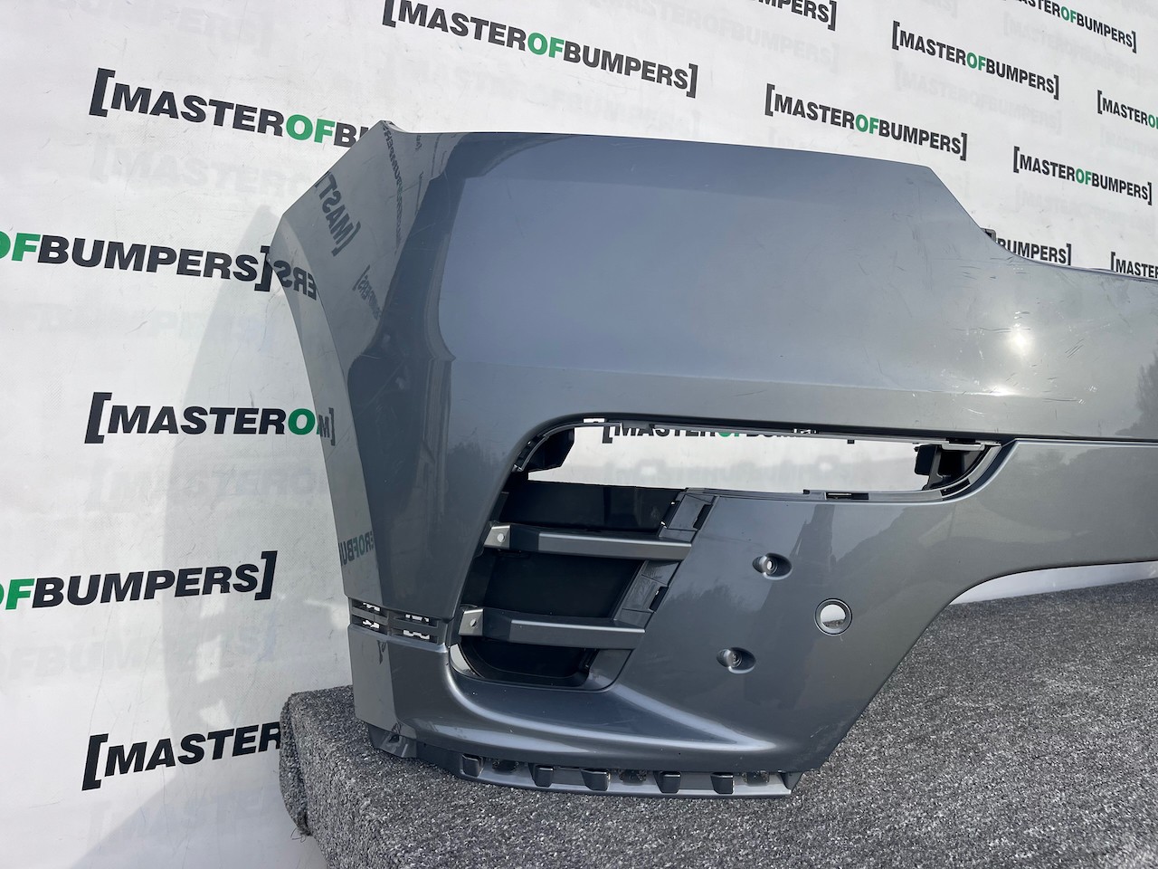 Range Rover Velar Dynamic Hse Suv 2019-2023 Front Bumper 4 Pdc Genuine [p606]