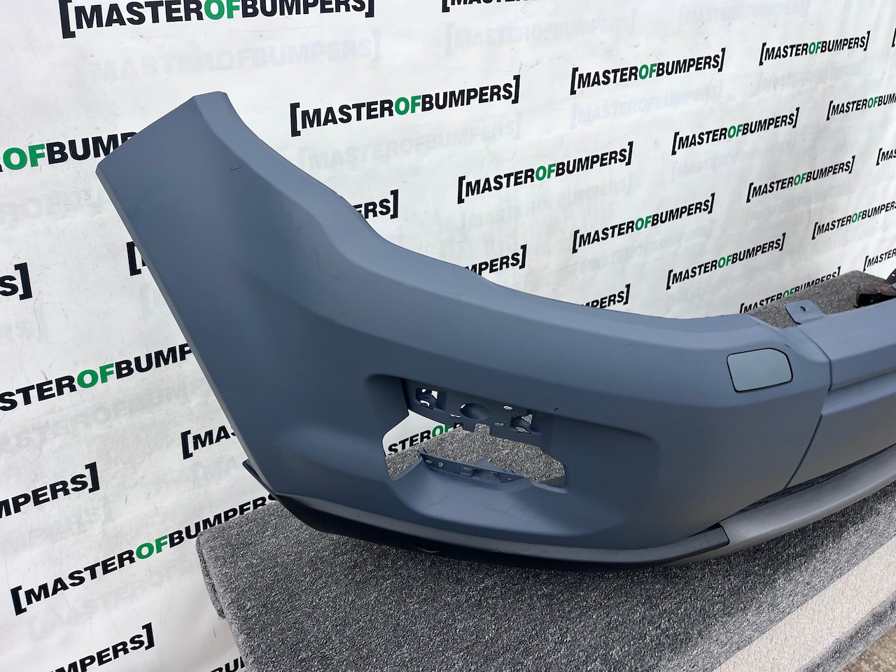 Range Rover Evoque Se Mk1 2011-2015 Front Bumper 4 Pdc +jets Genuine [p621]