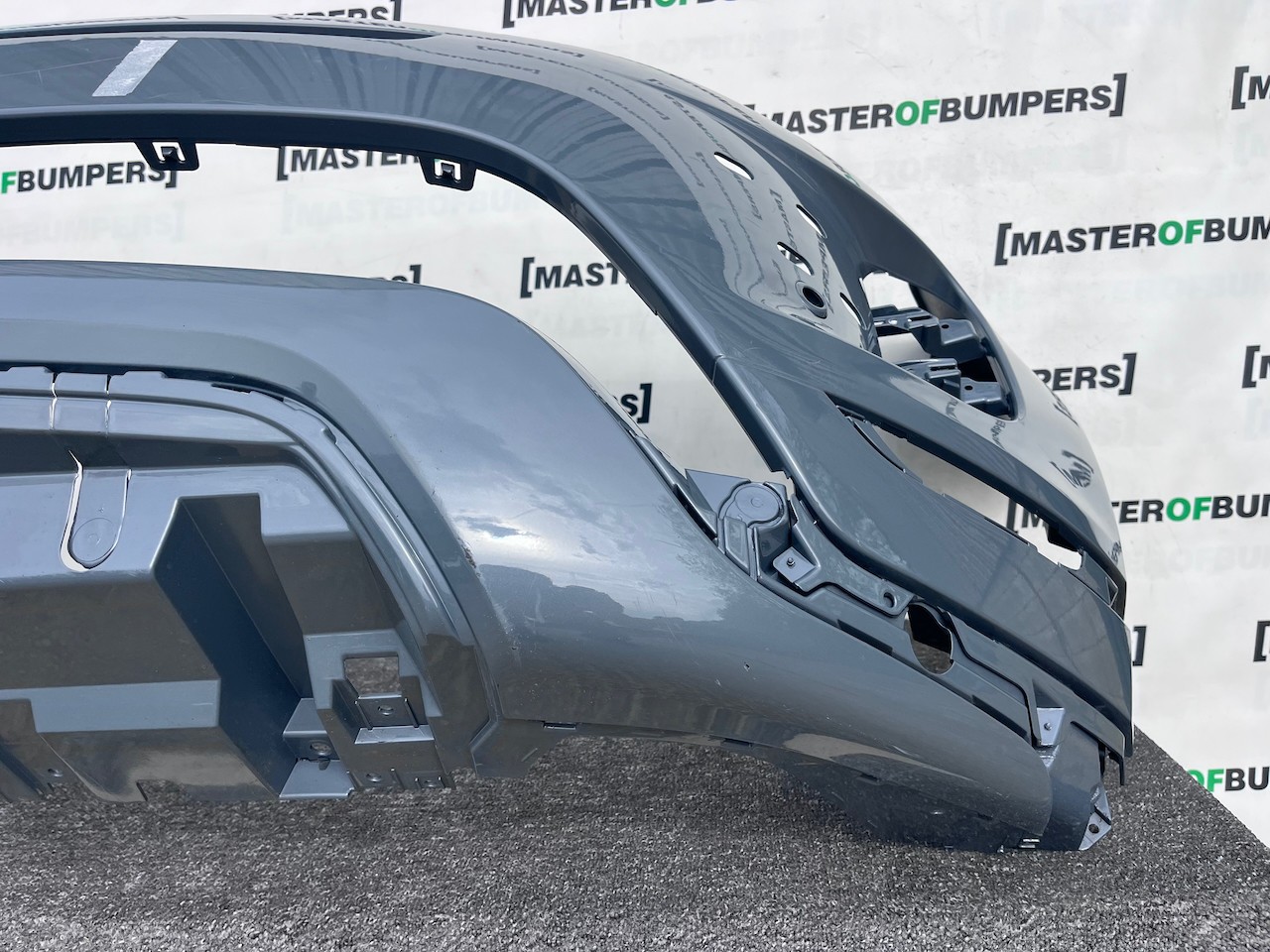 Range Rover Evoque R-dynamic Hse 2019-2023 Front Bumper 4 Pdc Genuine [p654]