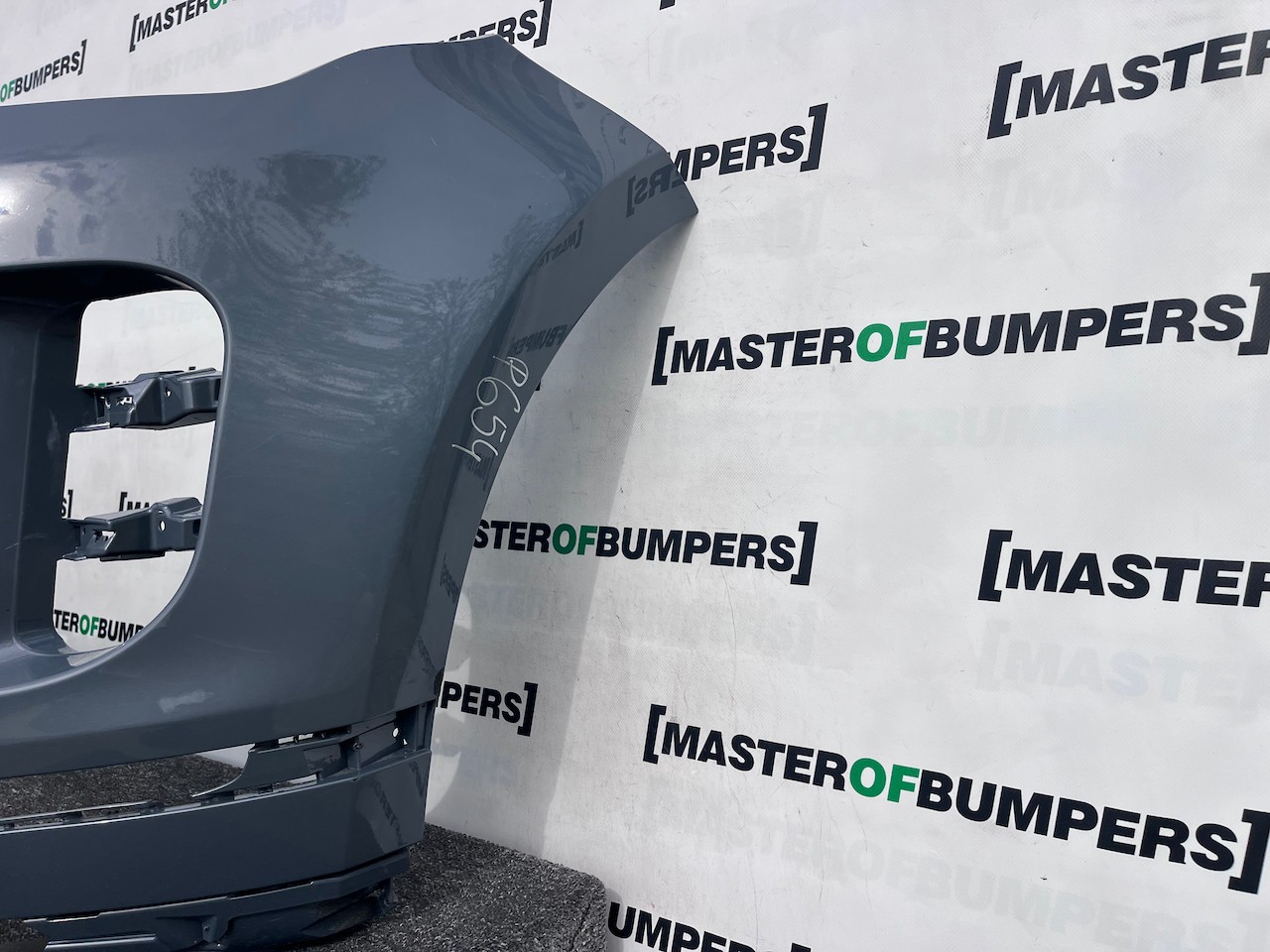 Range Rover Evoque R-dynamic Hse 2019-2023 Front Bumper 4 Pdc Genuine [p654]